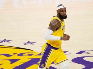 Lebron James En Az 3 Hafta Daha Yok