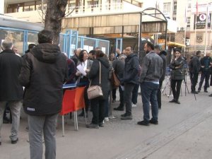 Ankara’da Sgk Binaları Önünde Uzun Eyt Kuyruğu