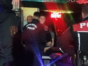 Edremit’te Polisin Genel Asayiş Uygulamasında Aranan 5 Kişi Yakalandı
