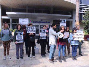 Hayvanseverlerden Gaziemir Belediyesinde Protesto
