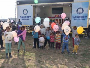 Nurdağı’ndaki Depremzede Çocuklara Moral Verdiler