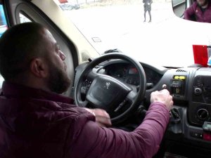 Kadın Yolcuları Rahatsız Eden Kişiyi Uyarınca Kavga Çıktı