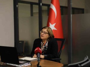 Şahin, Kadın Akademisyenlerle Görüştü