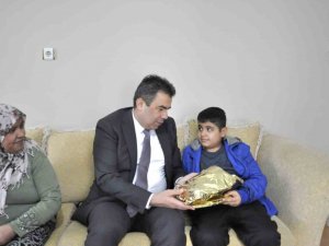 Depremzede Çocuklara Moral Desteği