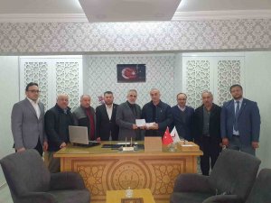 Din Görevlilerinden Deprem Bölgesine 100 Bin Tl’lik Bağış