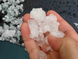 Tokat’ta Leblebi Tanesi Büyüklüğünde Dolu Yağışı