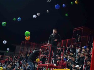 Pendikspor Taraftarından Depremzede Çocuklar İçin Örnek Davranış