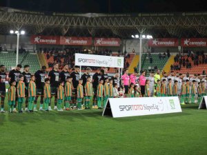 Spor Toto Süper Lig: Corendon Alanyaspor: 0 - Medipol Başakşehir: 0 (İ̇lk Yarı)