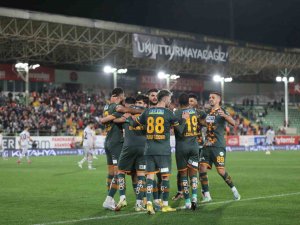 Spor Toto Süper Lig: Corendon Alanyaspor: 1 - Medipol Başakşehir: 0 (Maç Sonucu)