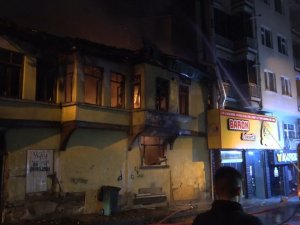 Bursa’da Ahşap Ev Alevlere Teslim Oldu