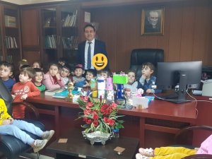 Minikler Kumbaralarını Depremzedeler İçin Açtı
