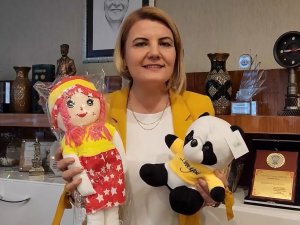 Depremzede Çocuklar İçin Sahaya Oyuncak Atılacak