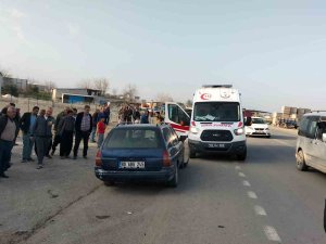 Osmaniye’de Kamyonet Otomobile Çarptı