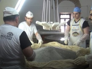 Coğrafi İşaretli Kastamonu Çekme Helvası Asırlardır Damakları Tatlandırıyor