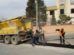 Kahramanmaraş’ta Hasar Gören Yollar Onarılıyor