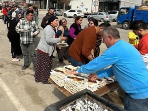 Kaburgacı Yaşar, Deprem Bölgesine Desteğini Sürdürüyor