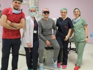 Göz Ülserinden 20 Saniyede Lazer İle Kurtuldu