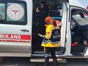 Kahramanmaraş’a Giderken Fenalaşan Hastaya İlk Müdahale Uçakta Yapıldı