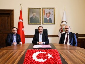 Bilecik Edebali Stadyumu Yapım Sözleşmesi İmzalandı