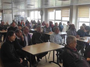 Depremzedeler Kaybettikleri Yakınları İçin Dua Etti
