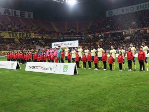 Spor Toto Süper Lig: Kayserispor: 0 - Fenerbahçe: 1 (Maç Devam Ediyor)