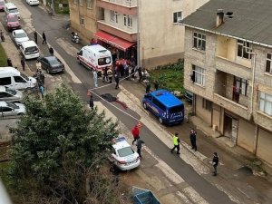 Aniden Yola Fırlayan Küçük Çocuk Kamyonetin Altında Can Verdi