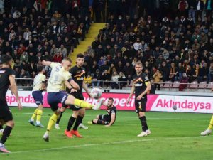 Spor Toto Süper Lig: Kayserispor: 0 - Fenerbahçe: 1 (İ̇lk Yarı)