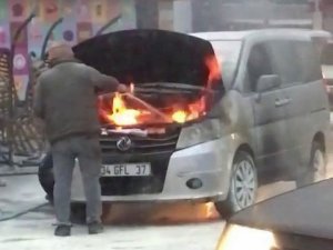Akaryakıt İstasyonunda Araç Alev Aldı, Facianın Eşiğinden Dönüldü