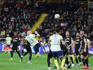 Attila Szalai Cezalı Duruma Düştü