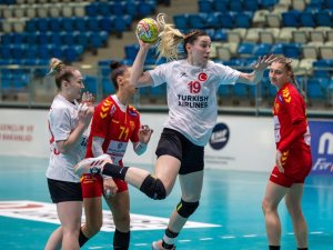 A Milli Kadın Hentbol Takımı, Kuzey Makedonya’yı 31-30 Yendi