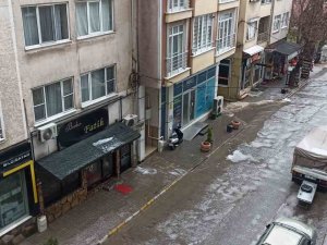 Balıkesir’de Şiddetli Dolu Yağışı Etkili Oldu