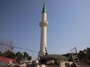 Cami Yıkıldı, Minaresi Ayakta Kaldı