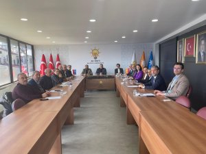 İ̇lçe Ve Belde Belediye Başkanları Ak Parti Değerlendirme Toplantısına Katıldı