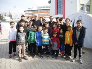 Başkan Atay, Kahramanmaraş’ta Depremzedelerin Acısını Paylaştı