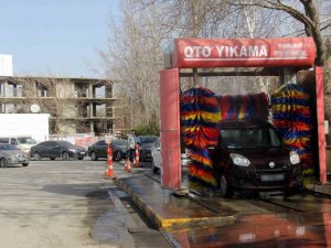 Çamur Yağdı, Araç Şoförleri Oto Yıkamalarda Sıra Oluşturdu