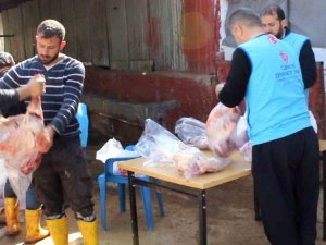 Siirt’te 185 Depremzede Aileye Et Dağıtıldı