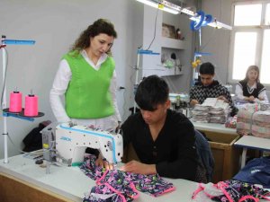 Devlet Desteğiyle Tekstil Atölyesi Kurdu, Hedefi 100 Kişiye İstihdam Sağlamak