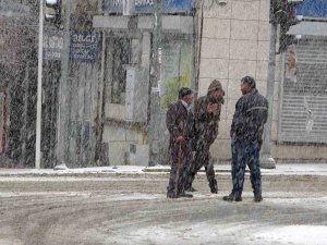 Ardahan Mart Ayında Yağan Karla Beyaza Büründü