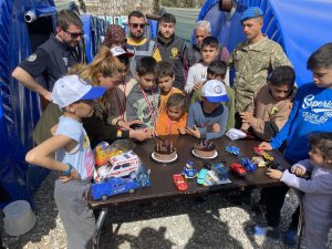 Depremde Ailesini Kaybeden 11 Yaşındaki Gazihan’a Doğum Günü Sürprizi