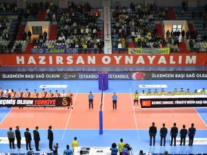 Erkekler Voleybolda Derbinin Kazananı Fenerbahçe
