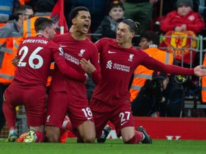 Liverpool, Manchester United’a Gol Oldu Yağdı