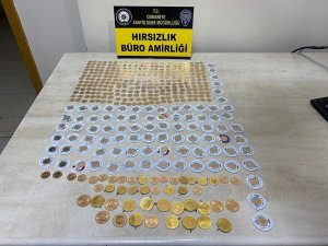 Kendisini Polis Olarak Tanıttı, 19 Tam, 28 Yarım, 287 Çeyrek Ve 87 Gram Altın Dolandırdı