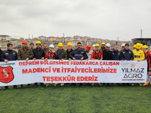 Suluovasporlu Futbolcular Maça Madenci Bareti Ve Pankartla Çıktı
