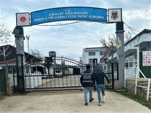 Sinop’ta Dolandırıcılıktan Aranan Şahıs Yakalandı
