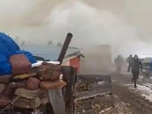 Ardahan’da Ahşap Ev Yandı