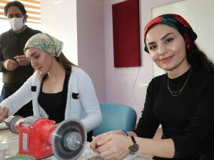 Van’da Yüzyıllardır Unutulan Ata Mesleği Tekrar Gün Yüzüne Çıkarılıyor