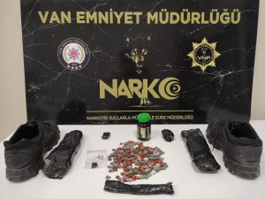 Ayakkabısının Altına Gizlediği Uyuşturucuyla Yakalandı