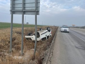 Hafif Ticari Araç Takla Attı, 7 Kişi Yaralandı