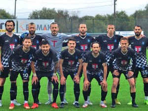 Yunusemre Belediyespor Liderliğini Devam Ettirdi