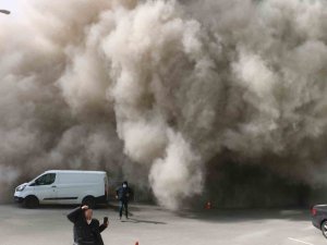 89 Kişinin Öldüğü İş Merkezi Bir Dokunuşta Yıkıldı